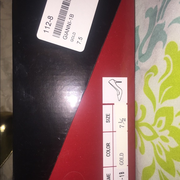 Liliana Gold Heels - Picture 3 of 4